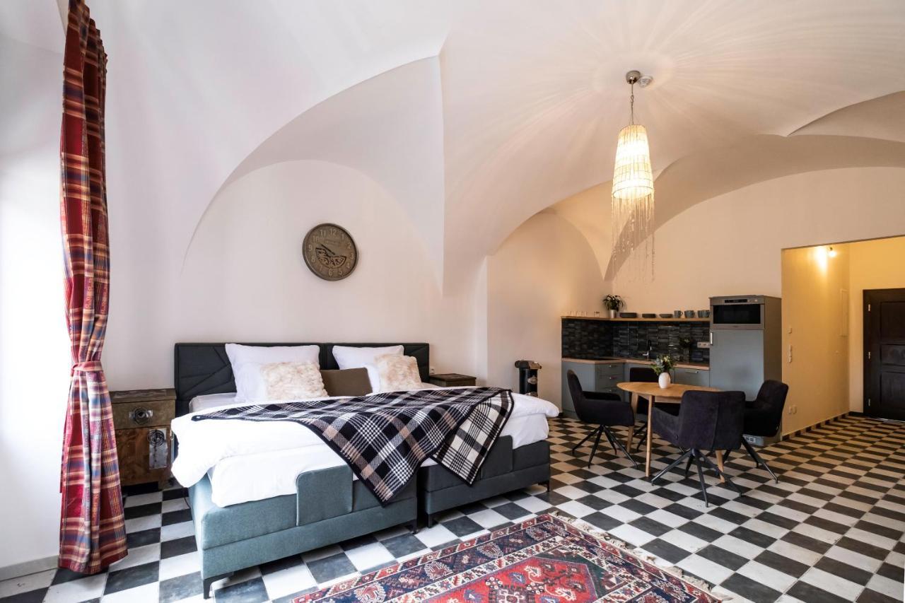 Knize Ferdinand Apartments Мікулов Екстер'єр фото