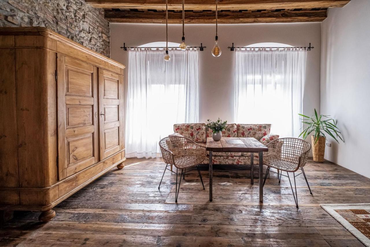 Knize Ferdinand Apartments Мікулов Екстер'єр фото