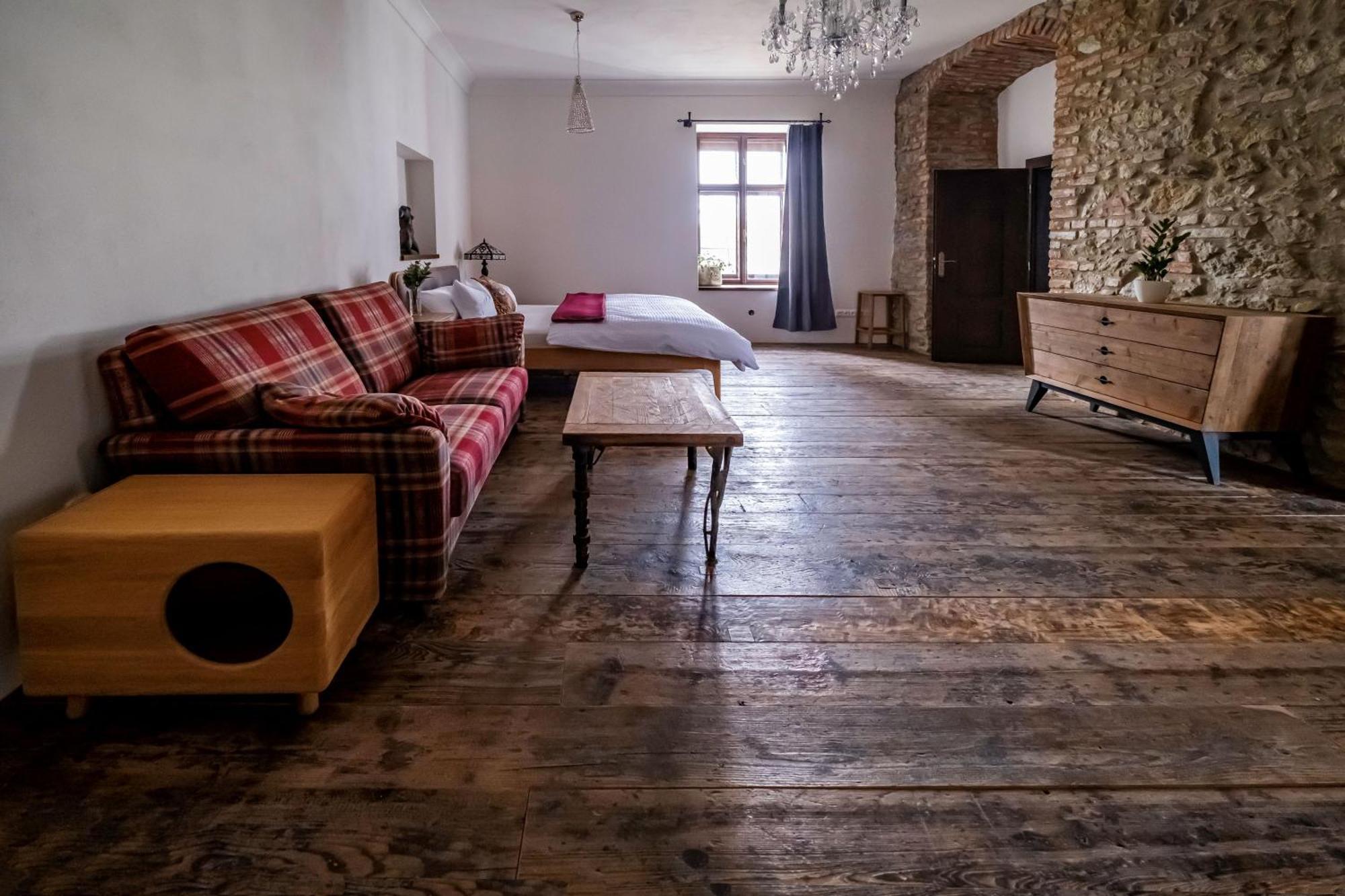 Knize Ferdinand Apartments Мікулов Екстер'єр фото