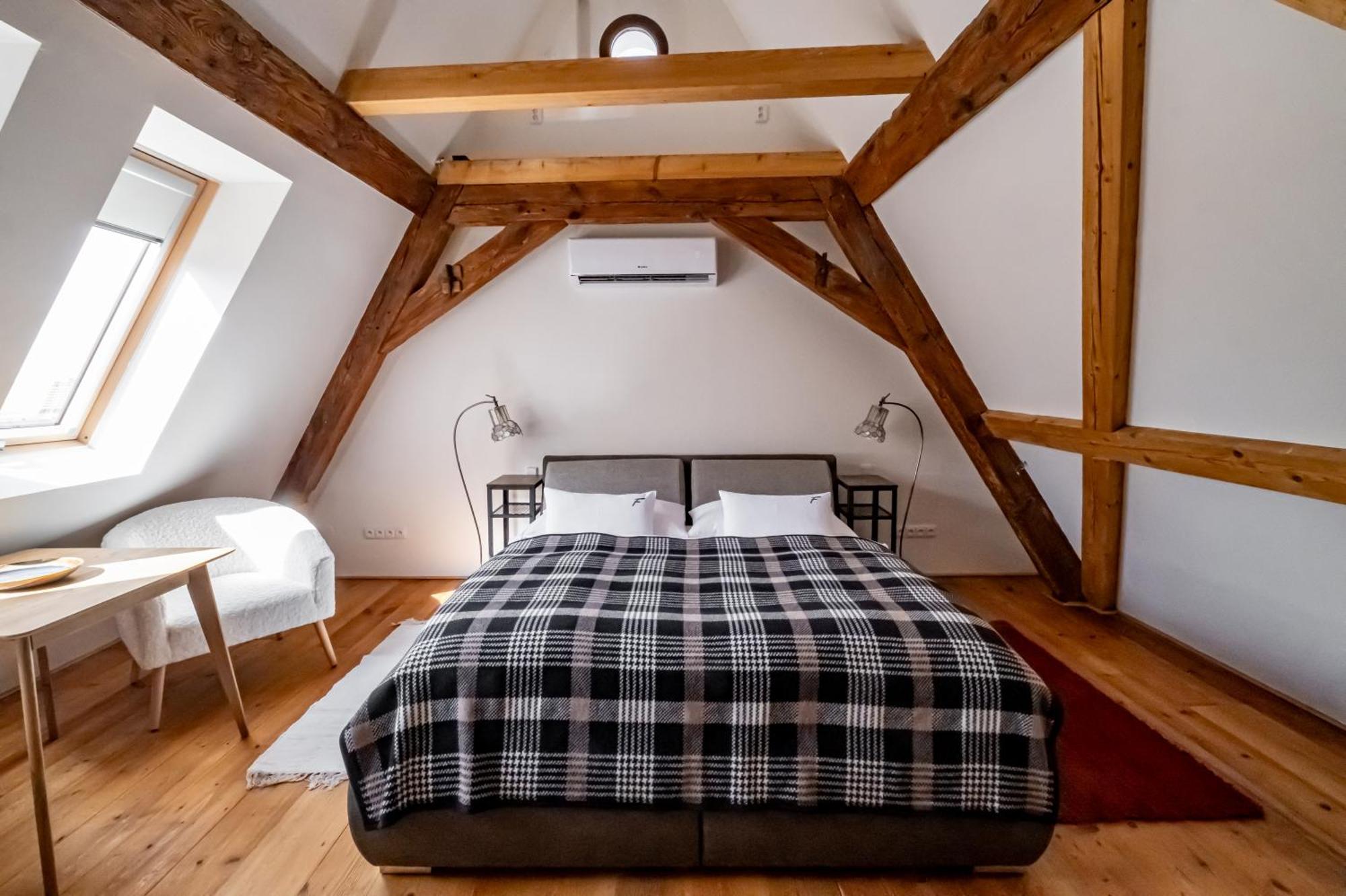 Knize Ferdinand Apartments Мікулов Екстер'єр фото
