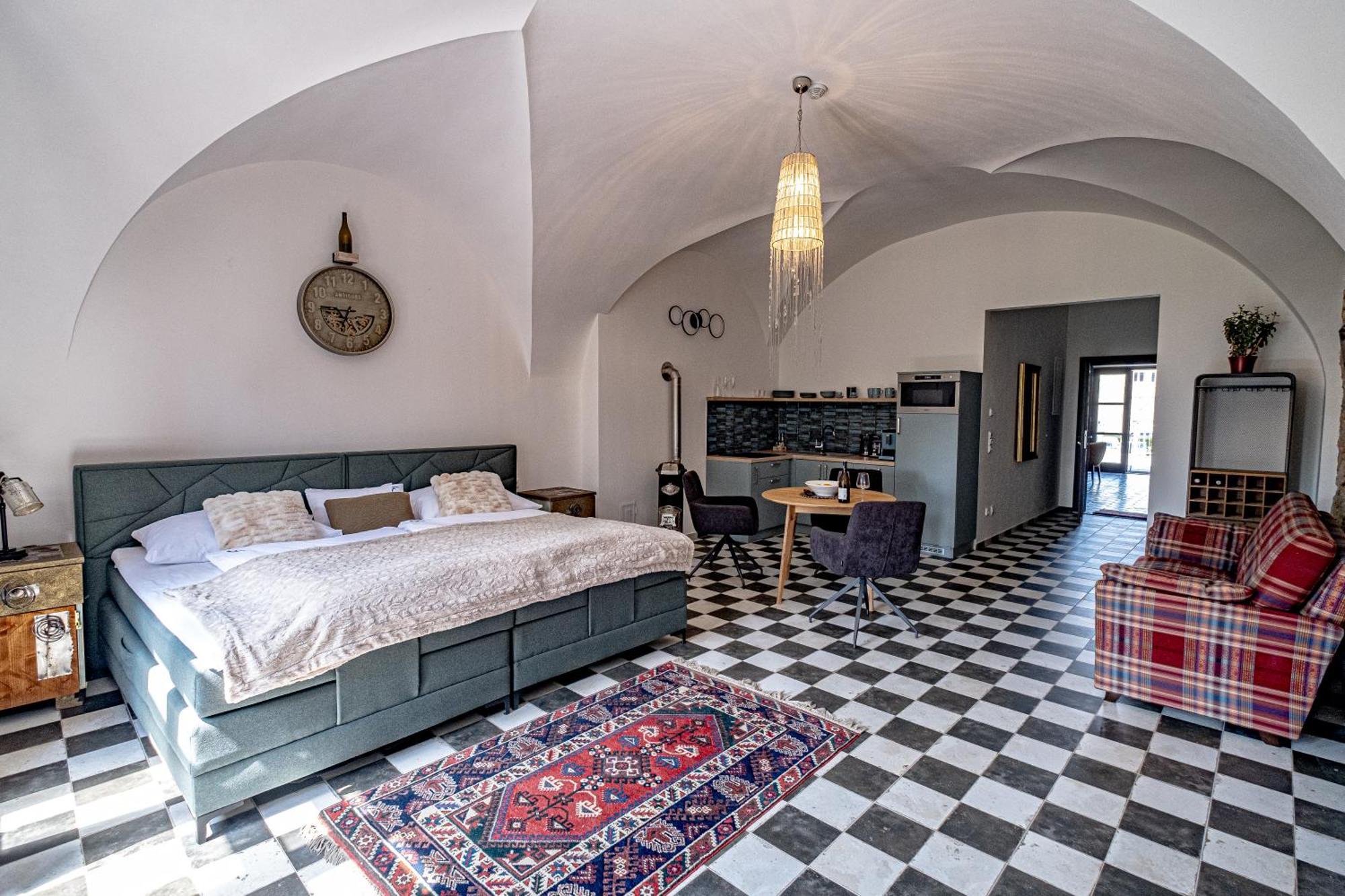Knize Ferdinand Apartments Мікулов Номер фото